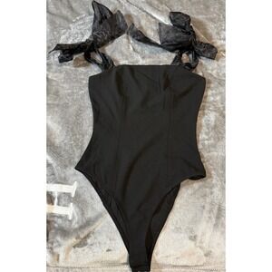 NWT Lulus Size Medium Black Tie Strap Bodysuit Women Top Chic Classic Stretch